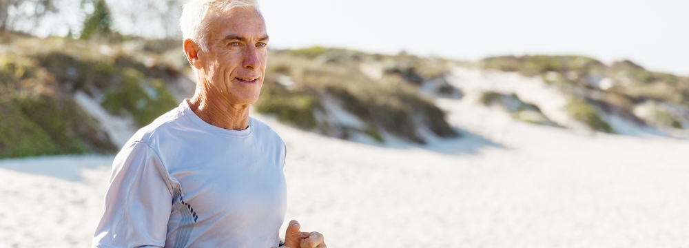 Man jogging to increase intake of nitric oxide